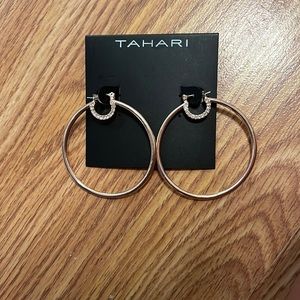 NWT Tahari Rose Gold Horseshoe Hoops